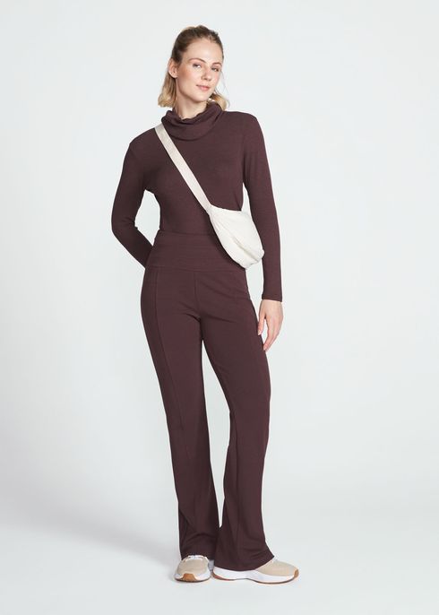 Calça Mulher Básica Recortes